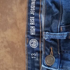 Jeggings high rise . Size 13 junior.  Very good condition.